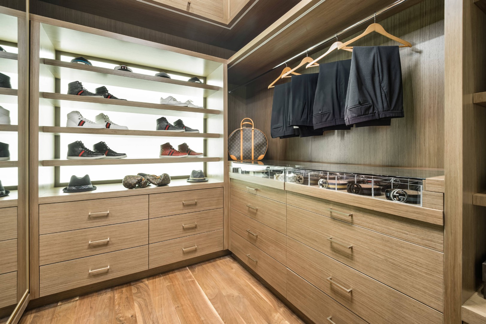 Гардеробная комната, с зеркалом, G11